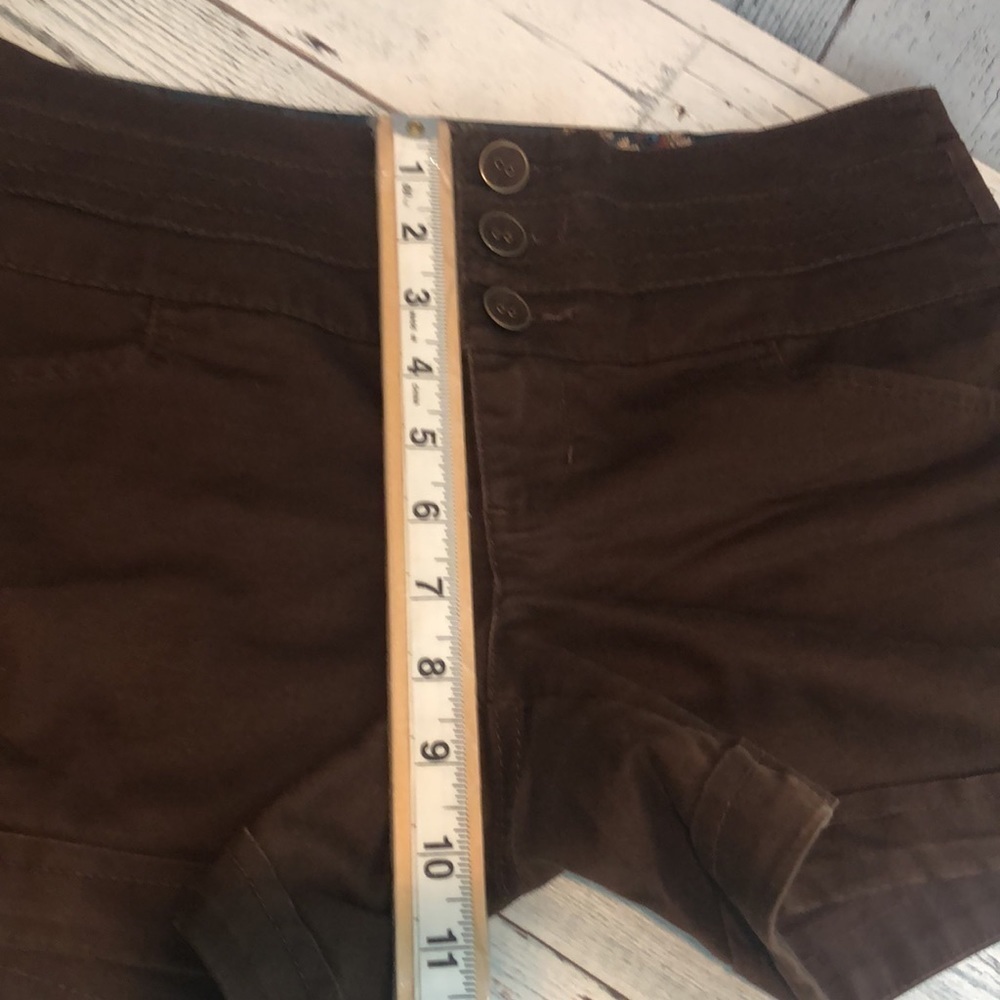 Copper Key Cuffed Soft Shorts 7 - Picture 6 of 9